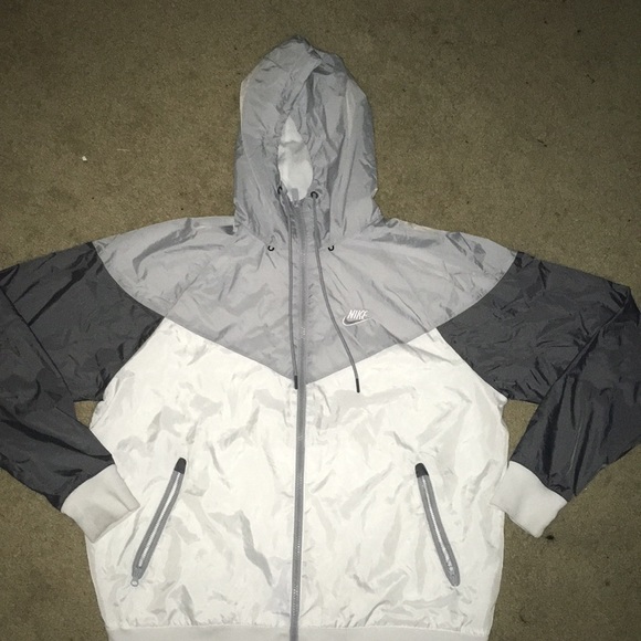 nike barstool windbreaker